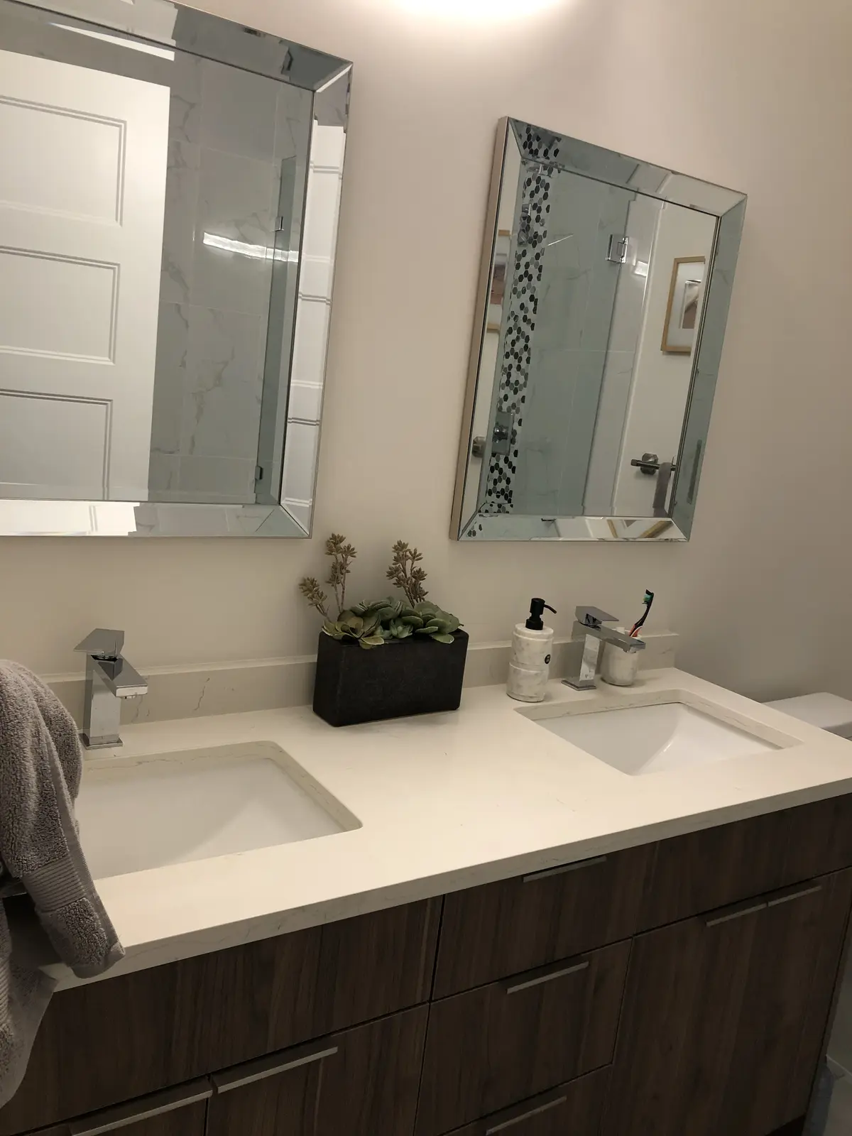 Soaker tub and glass shower